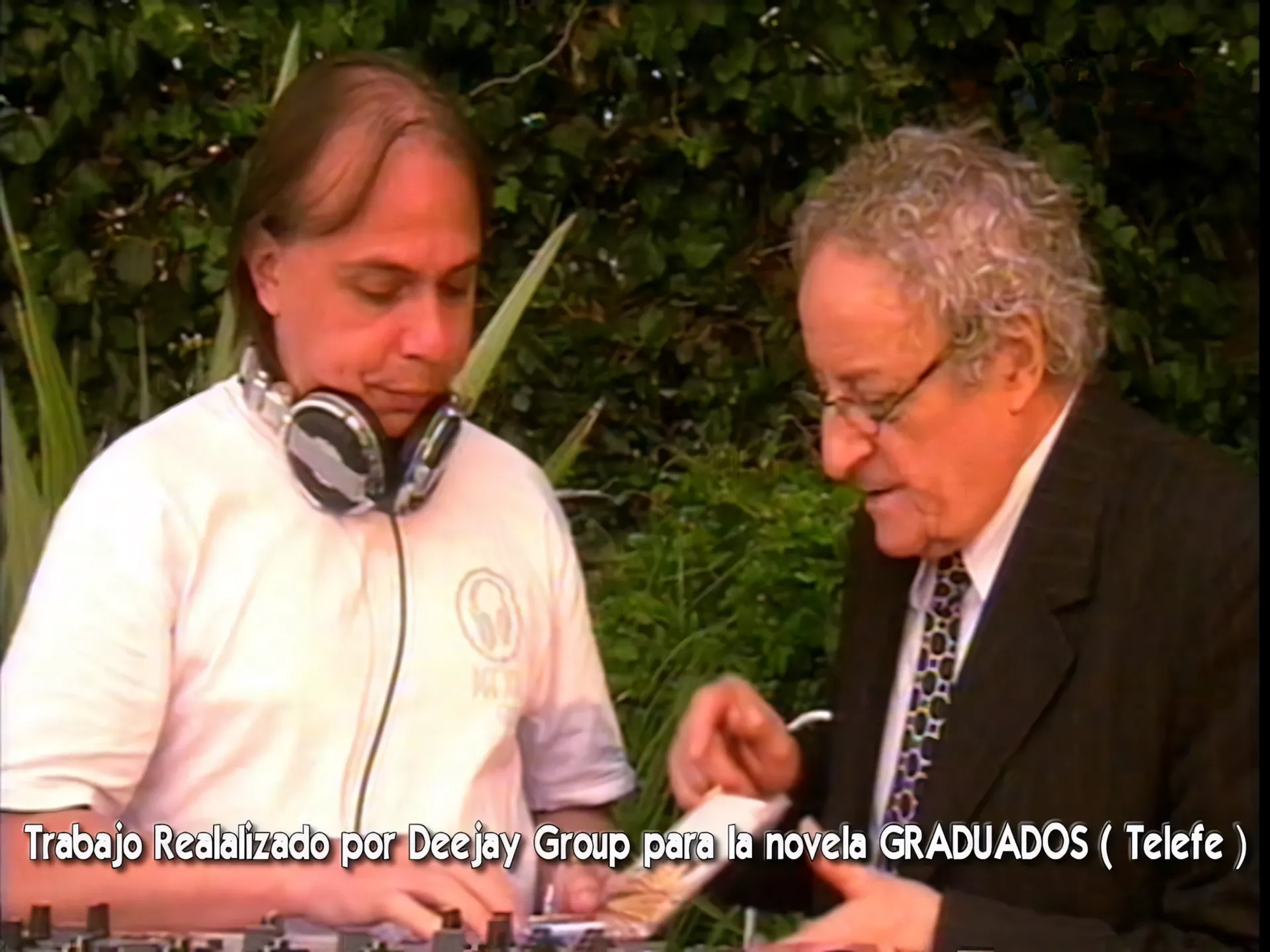 Marcelo Lally actuando en la novela Graduados junto a Roberto Carnaghi